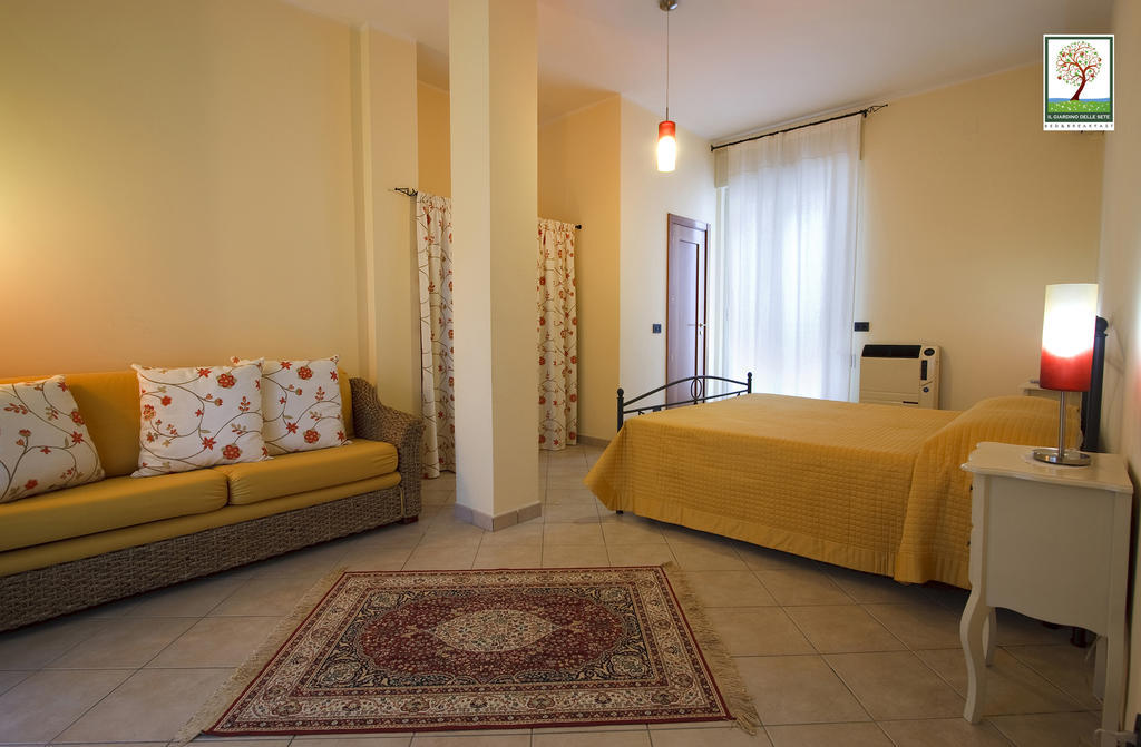 Il Giardino Delle Sete Bed and Breakfast Mesagne Δωμάτιο φωτογραφία